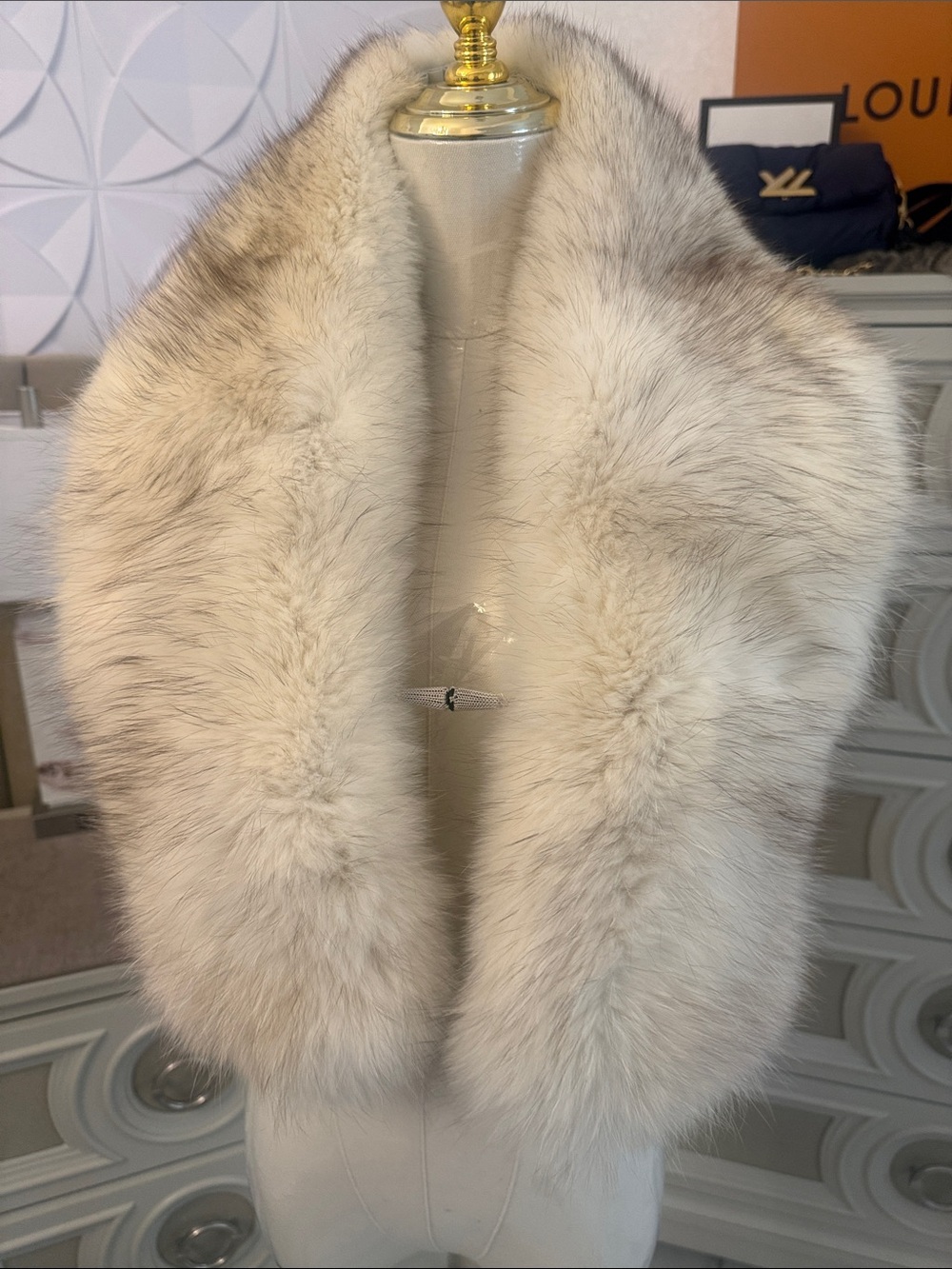 Saga fox fur thick pelts
